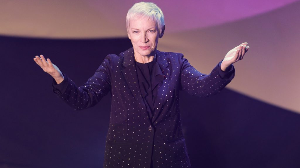 getty_annielennox_112222