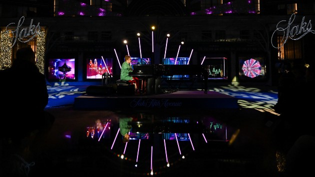 getty_eltonjohnsaks_112222