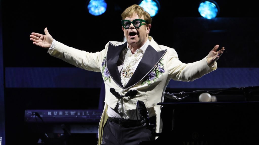 getty_eltonjohn_120122