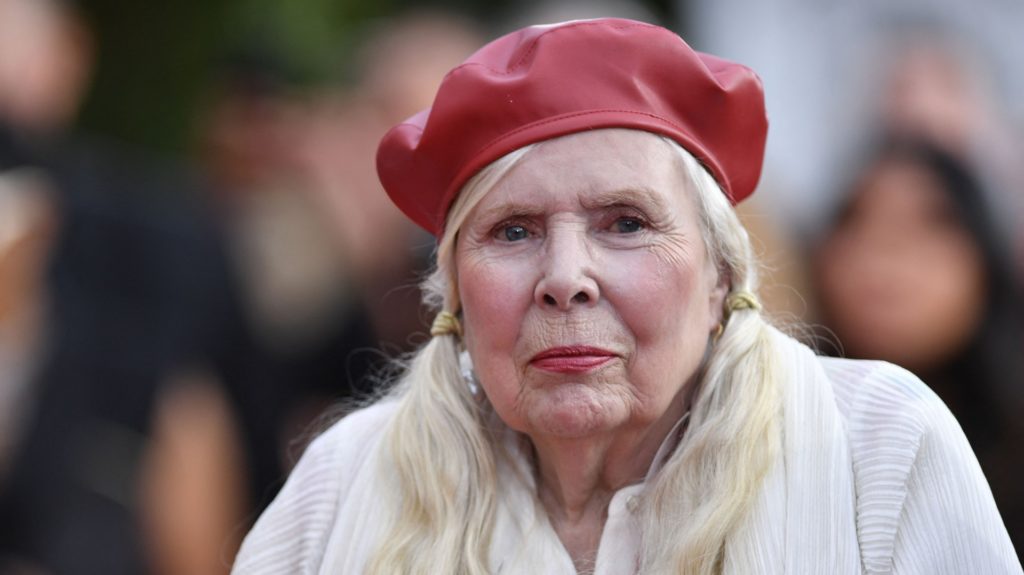 getty_jonimitchell_011322