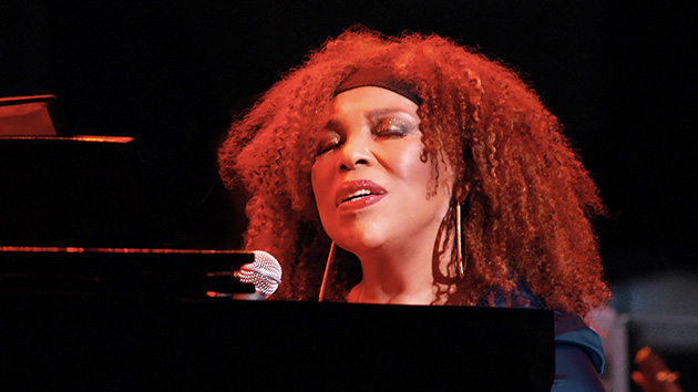 m_roberta_flack_012023651562