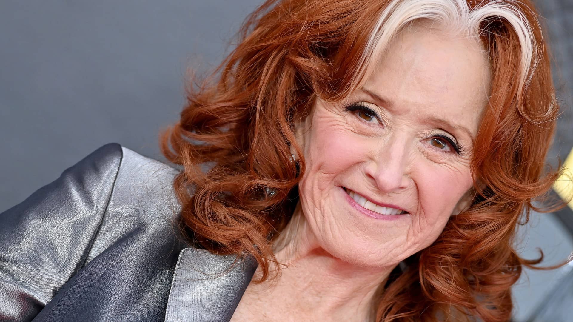 getty_bonnieraitt_013023559187