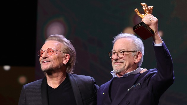 getty_bonostevenspielberg_022223392152