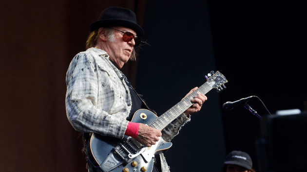 getty_neilyoung_022723377167