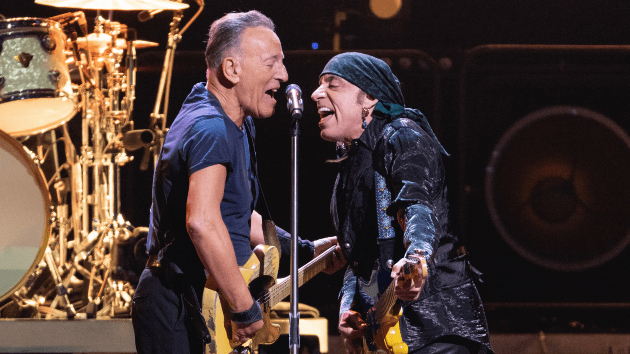 getty_vanzandtspringsteen_030823663183