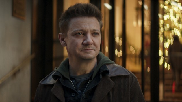 e_jeremy_renner_hawkeye_2_010320233886