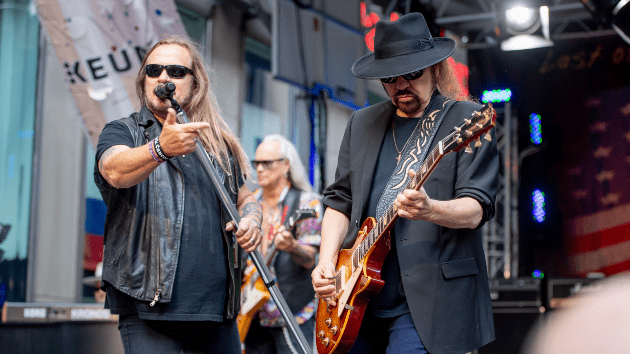 getty_johnnyvanzantgaryrossington_041223509263