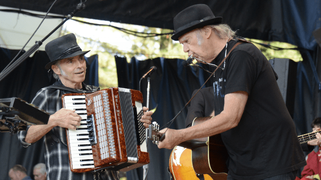 getty_neilyoungnilslofgren_041323218995