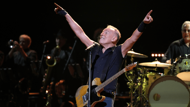 getty_brucespringsteen_04162326238