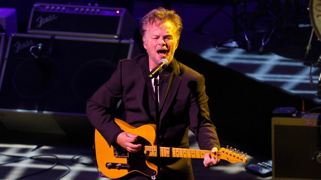 getty_johnmellencamp_050923377660