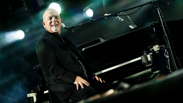 getty_billyjoelsmilingonstage_051523915802