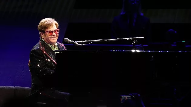 getty_eltonjohnatpiano_060723_0753621