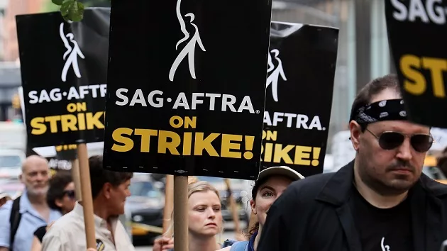 getty_sag_strikers_07182023750426