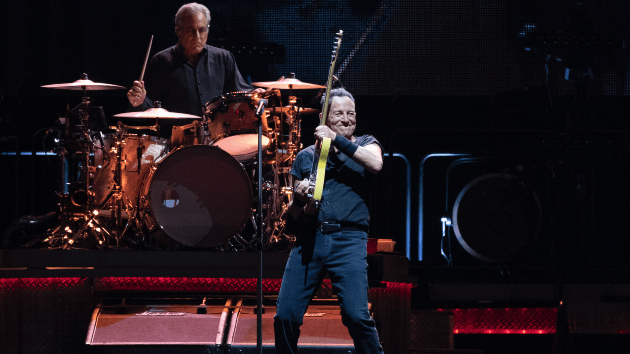 getty_brucespringsteen_082923755791