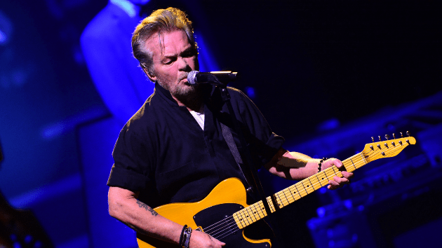 getty_johnmellencamp_083023668703
