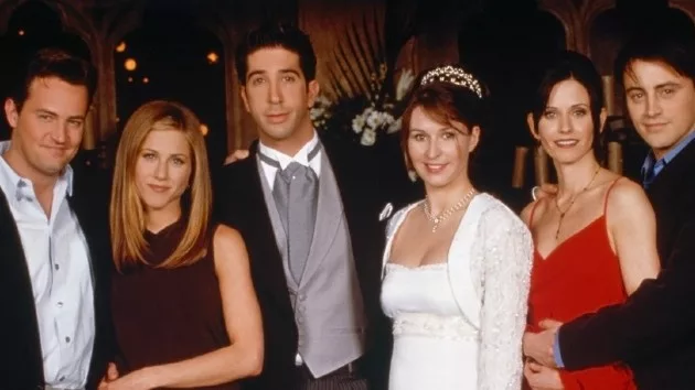 getty_friends_wedding_09012023799710