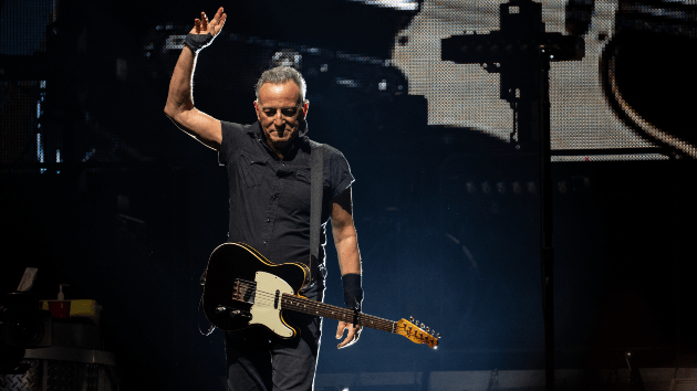 getty_brucespringsteen_092223800374