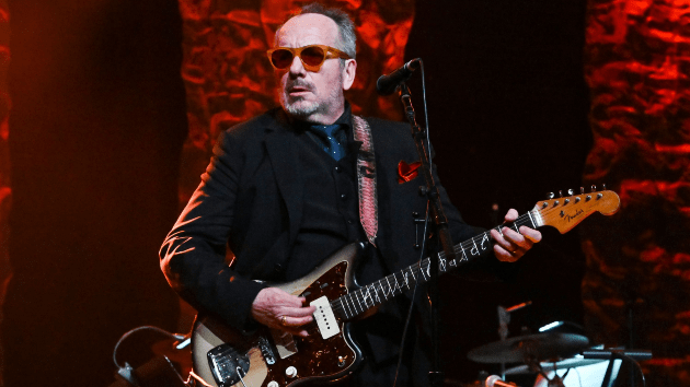 getty_elviscostello_092623385410