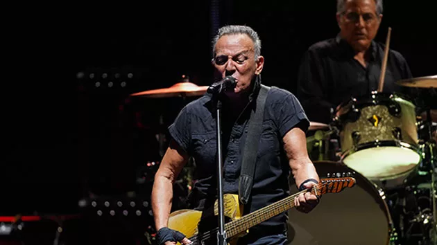 getty_brucespringsteen_090723302764