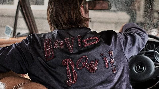 m_bowievarvatos_110723316916