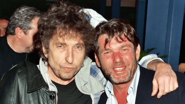 getty_bobdylanjannwenner_111723245260