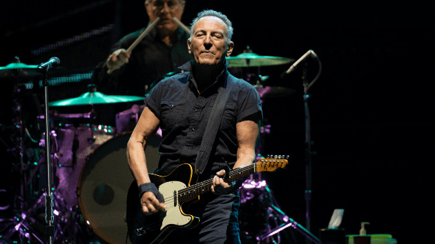 getty_brucespringsteen_1121235834