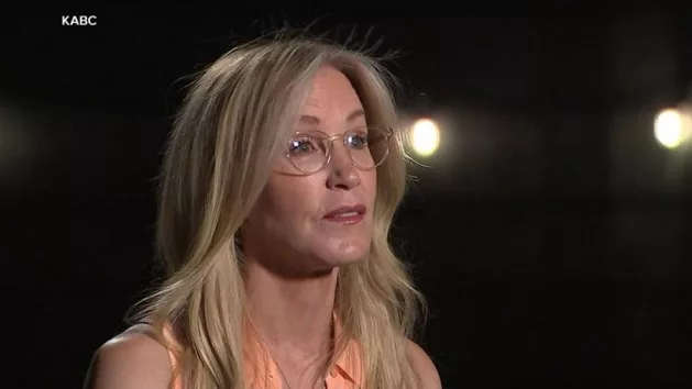 e_felicity_huffman_12012023422959