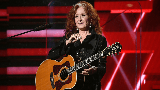 getty_bonnieraitt_12052365613