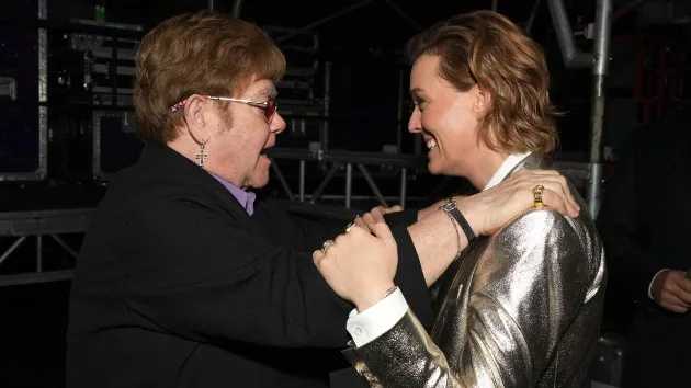 getty_eltonjohnandbrandicarlile_010224301078