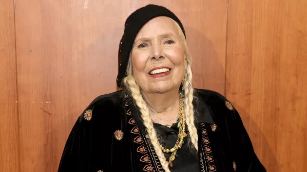 getty_jonimitchellgrammy_020424383153