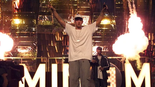 getty_eminemin2000_021424679704