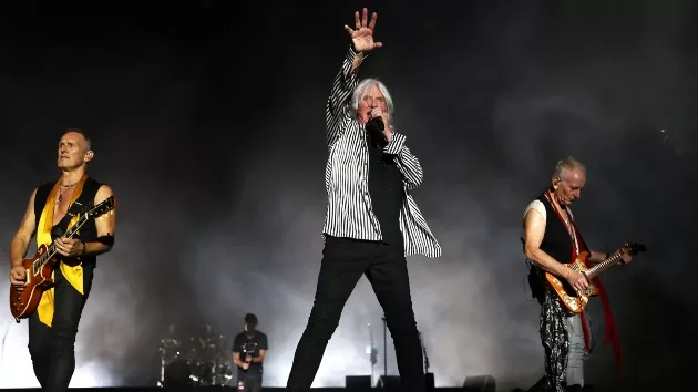 getty_defleppard_021424770151