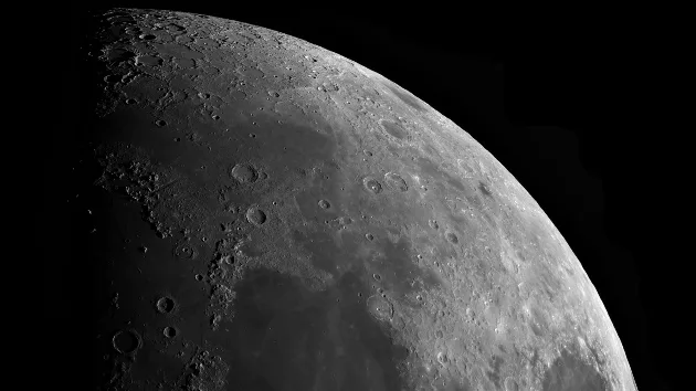getty_moon_022624422428