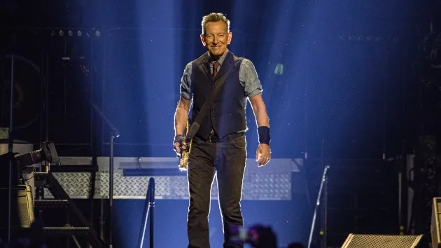 getty_brucespringsteen_040324798240
