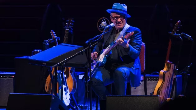 getty_elviscostello_04092498346