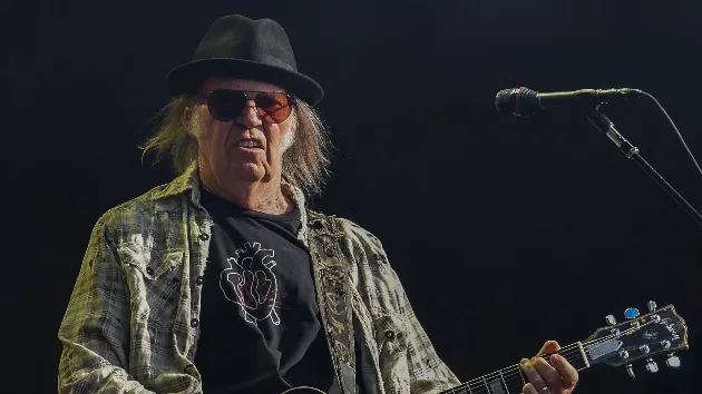 getty_neilyoung_041624152698