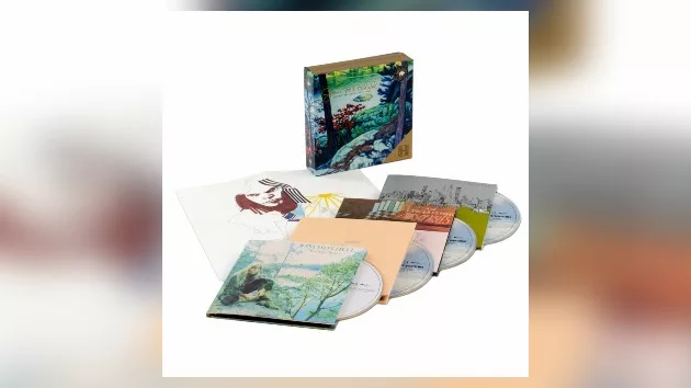 m_jonimitchellasylumyearsquadio_041824659558