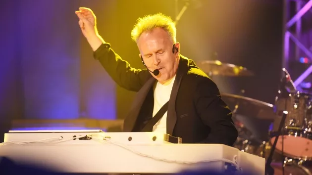 getty_howardjones_042324466668