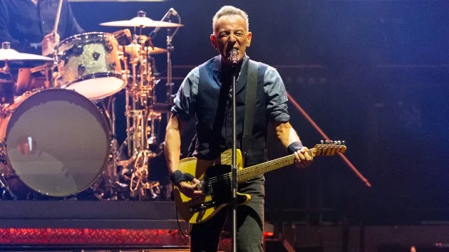 getty_brucespringsteen_050624713233