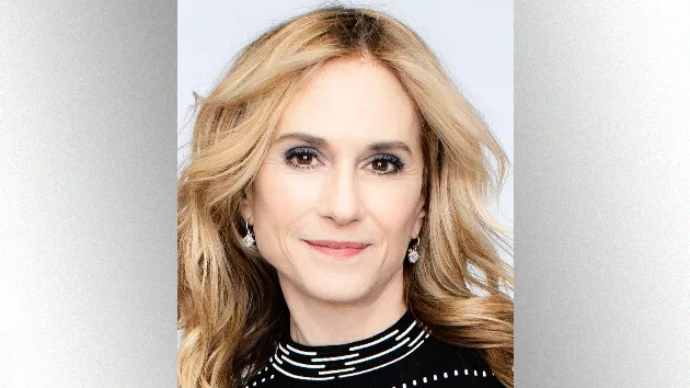 e_holly_hunter_05212024545875