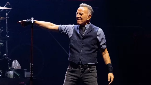 getty_brucespringsteen_052224906028