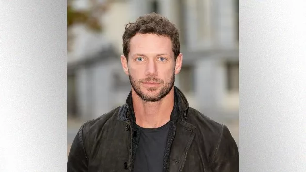 getty_johnnywactor_052724743626