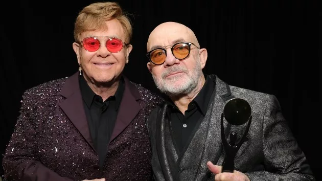 getty_eltonandbernierrhof_062524658422