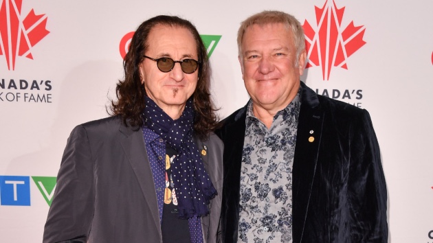 getty_geddyleealexlifeson_070224595844