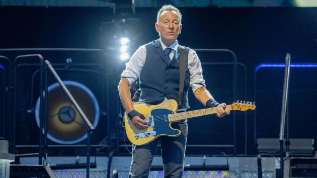 getty_brucespringsteen_070524790163