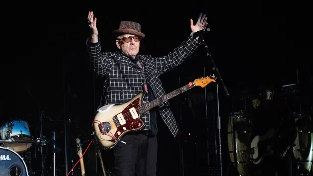 getty_elviscostello_071224464778