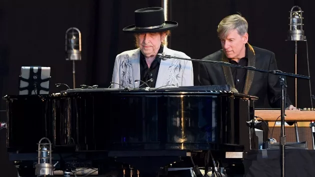 getty_bobdylan_071924259513