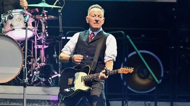 getty_brucespringsteen_072624543173