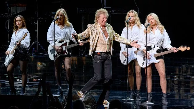getty_rodstewartonstage2024_07292475780