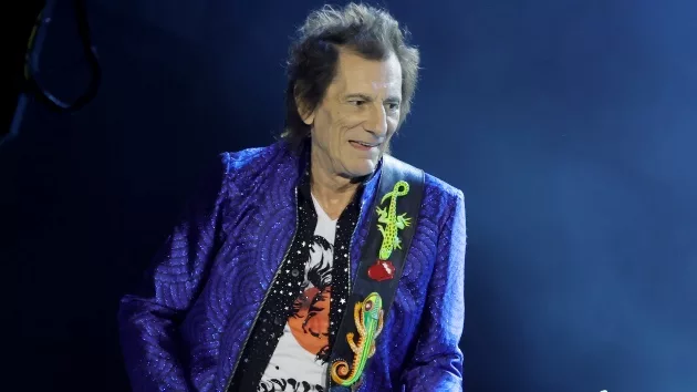 getty_ronniewood_0729224468687